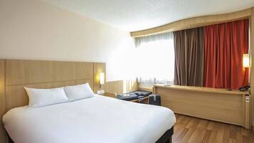 Premium bedding, desk, soundproofing, iron/ironing board