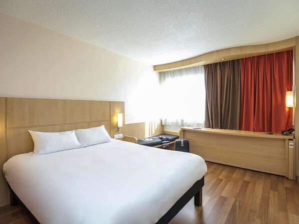 Premium bedding, desk, soundproofing, iron/ironing board