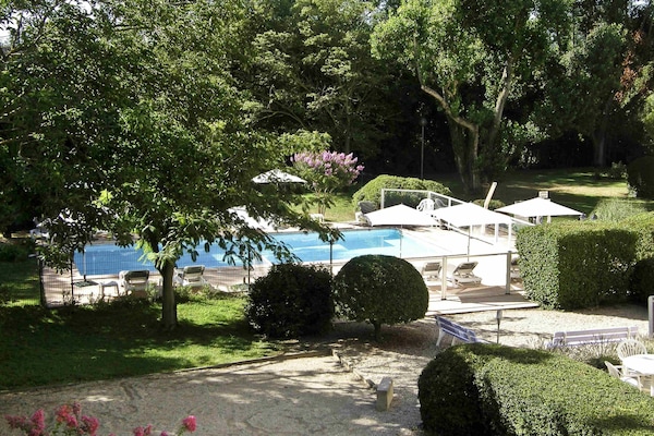 Sæsonbestemt udendørs pool