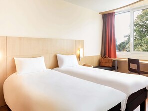 Standard Room, Multiple Beds | Premium bedding, minibar, desk, soundproofing