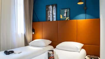 Standard Room, 2 Single Beds | Premium bedding, in-room safe, desk, soundproofing