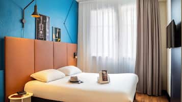 Habitación estándar, 1 cama doble | Ropa de cama de alta calidad, caja fuerte, escritorio