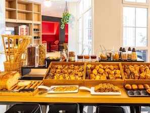 Frokostbuffé hver dag (EUR 13.90 per person)