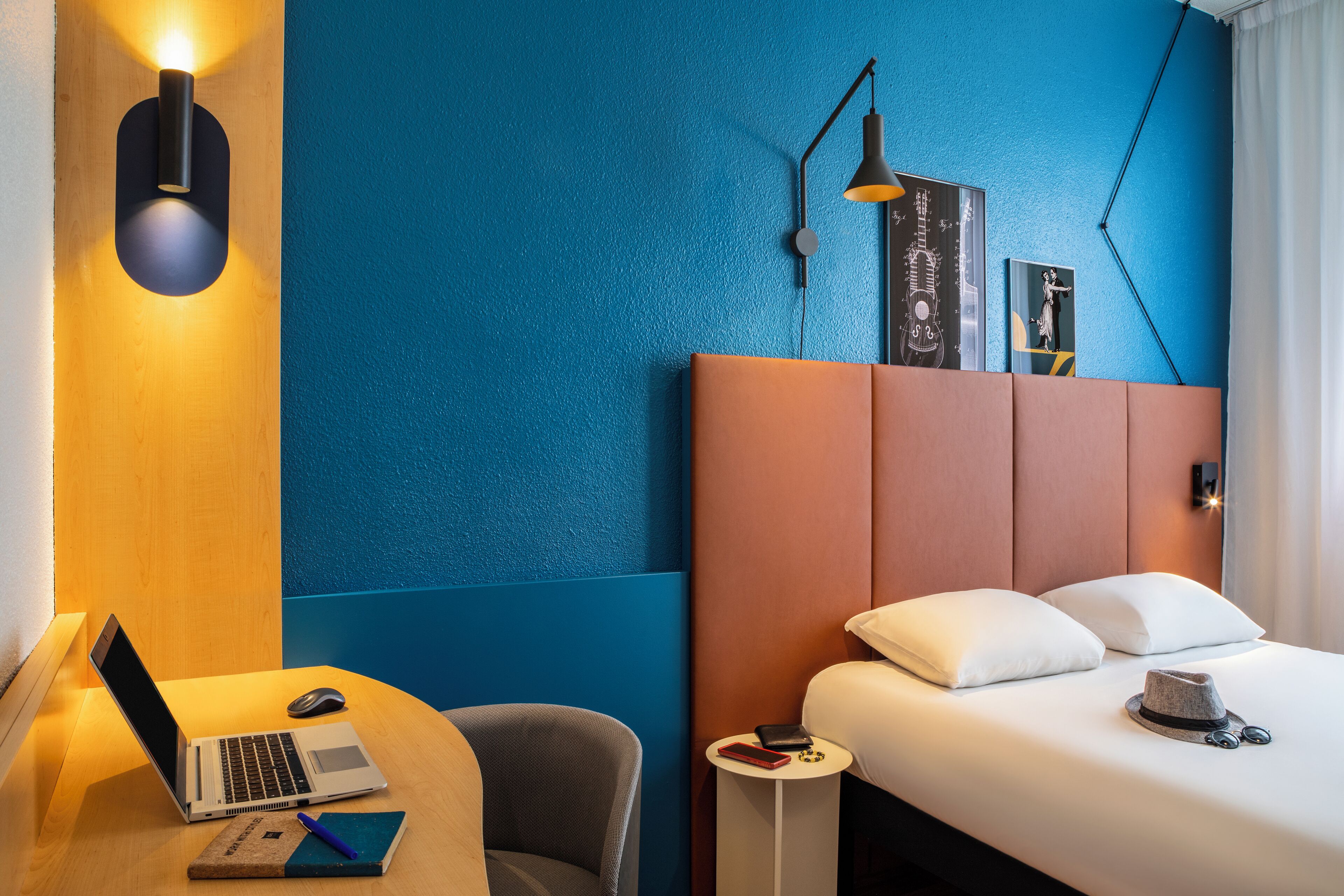 Standard Room, 1 Double Bed | Premium bedding, in-room safe, desk, soundproofing