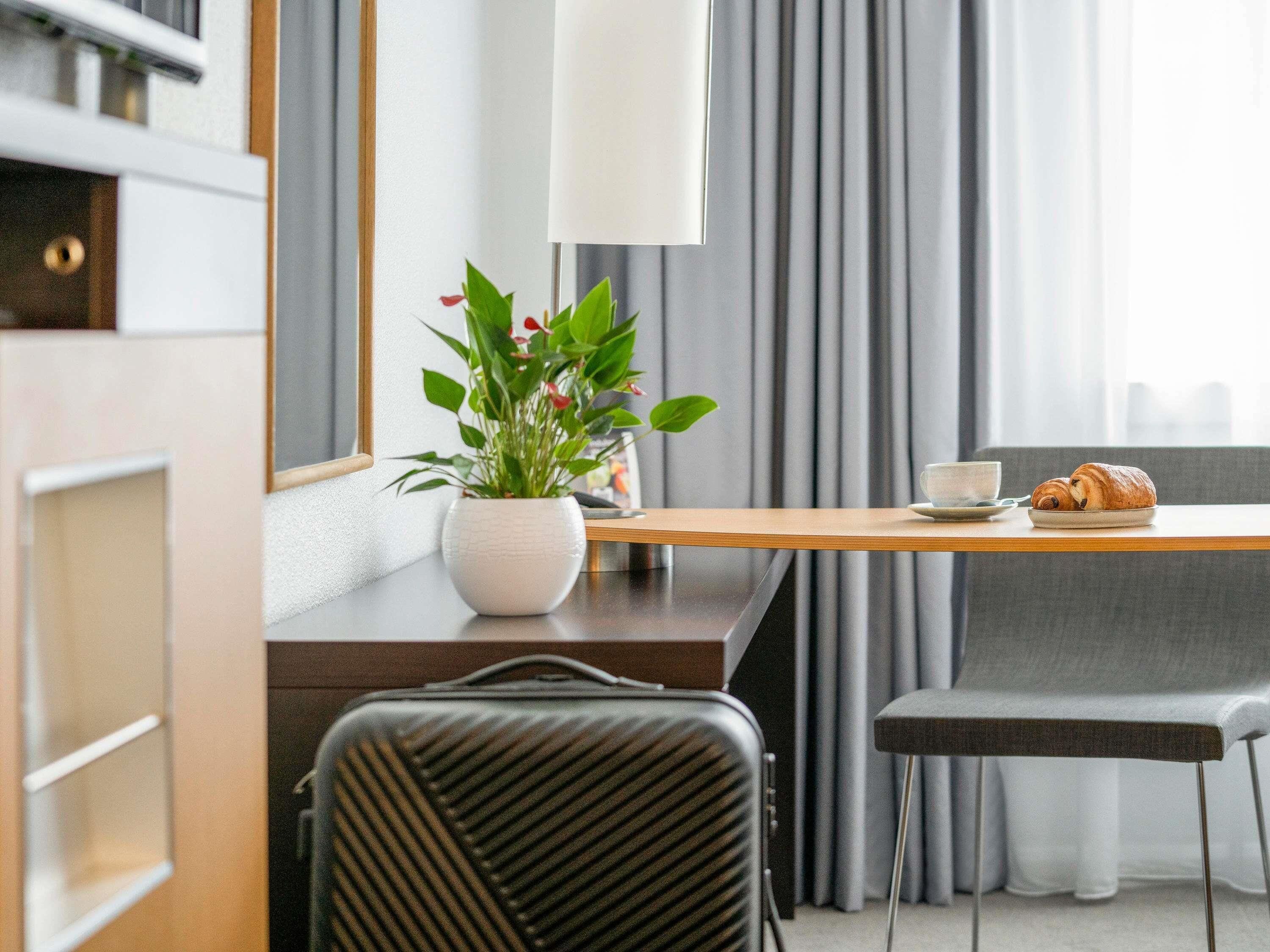 Habitació executiva, 1 llit de matrimoni i sofà llit | Escriptori, espai de treball apte per a portàtils i cortines opaques 