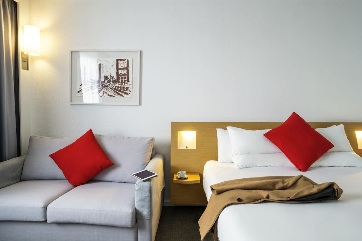 Desk, laptop workspace, blackout curtains, soundproofing