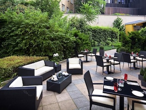 Breakfast, lunch, dinner served; garden views