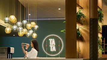 Bar (in der Unterkunft)