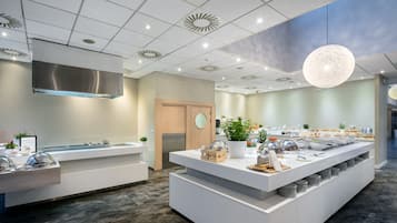 Daily buffet breakfast (CZK 500 per person)