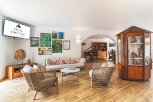 Sala de estar en el lobby
