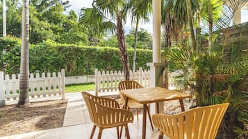 Kamar Standar | Teras/patio