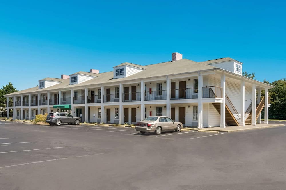Quality Inn Decherd / Winchester