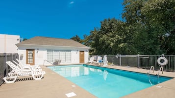 Seasonal outdoor pool