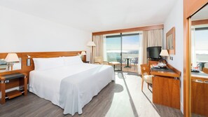 迷你吧、客房内保险箱、办公桌、遮光窗帘