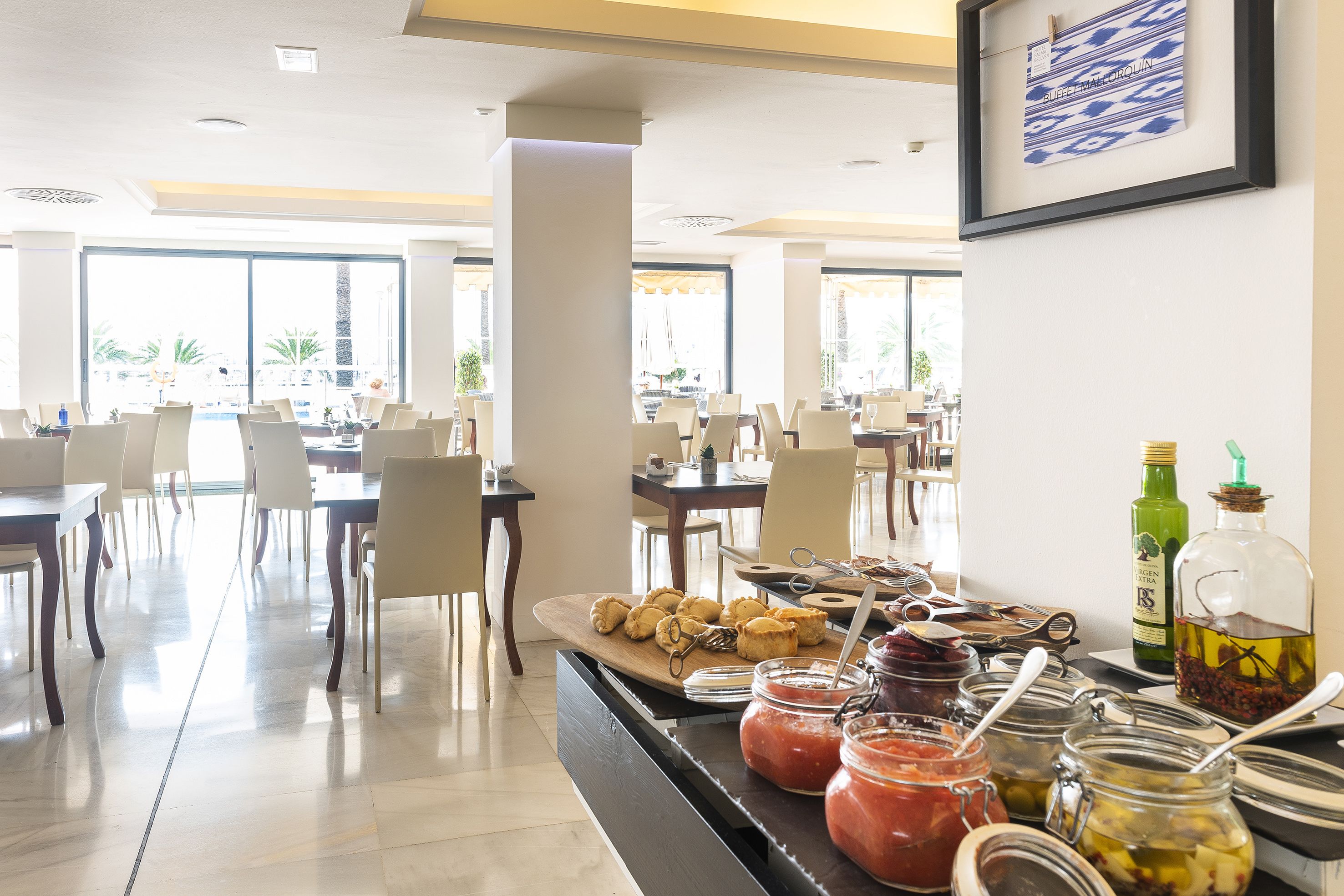 Desayuno buffet todos los días (con cargo)