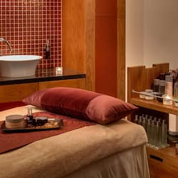 Couples treatment room(s), sauna, steam room, body treatments