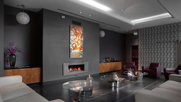 Couples treatment rooms, sauna, steam room, body treatments