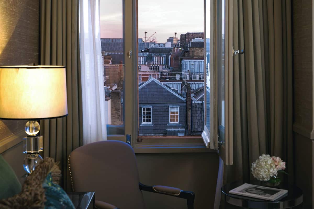 Sábanas de algodón egipcio, ropa de cama de alta calidad y minibar