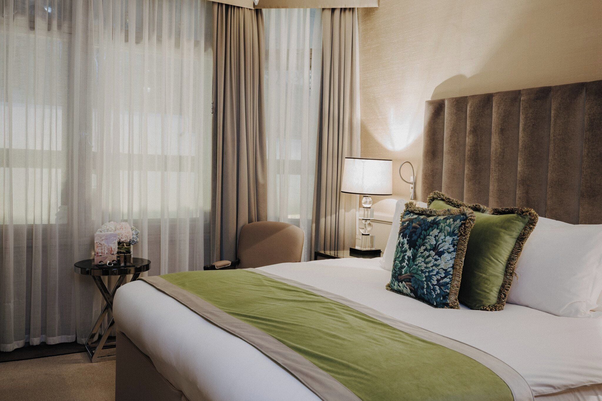Chambre Supérieure | Draps en coton égyptien, literie de qualité supérieure, minibar