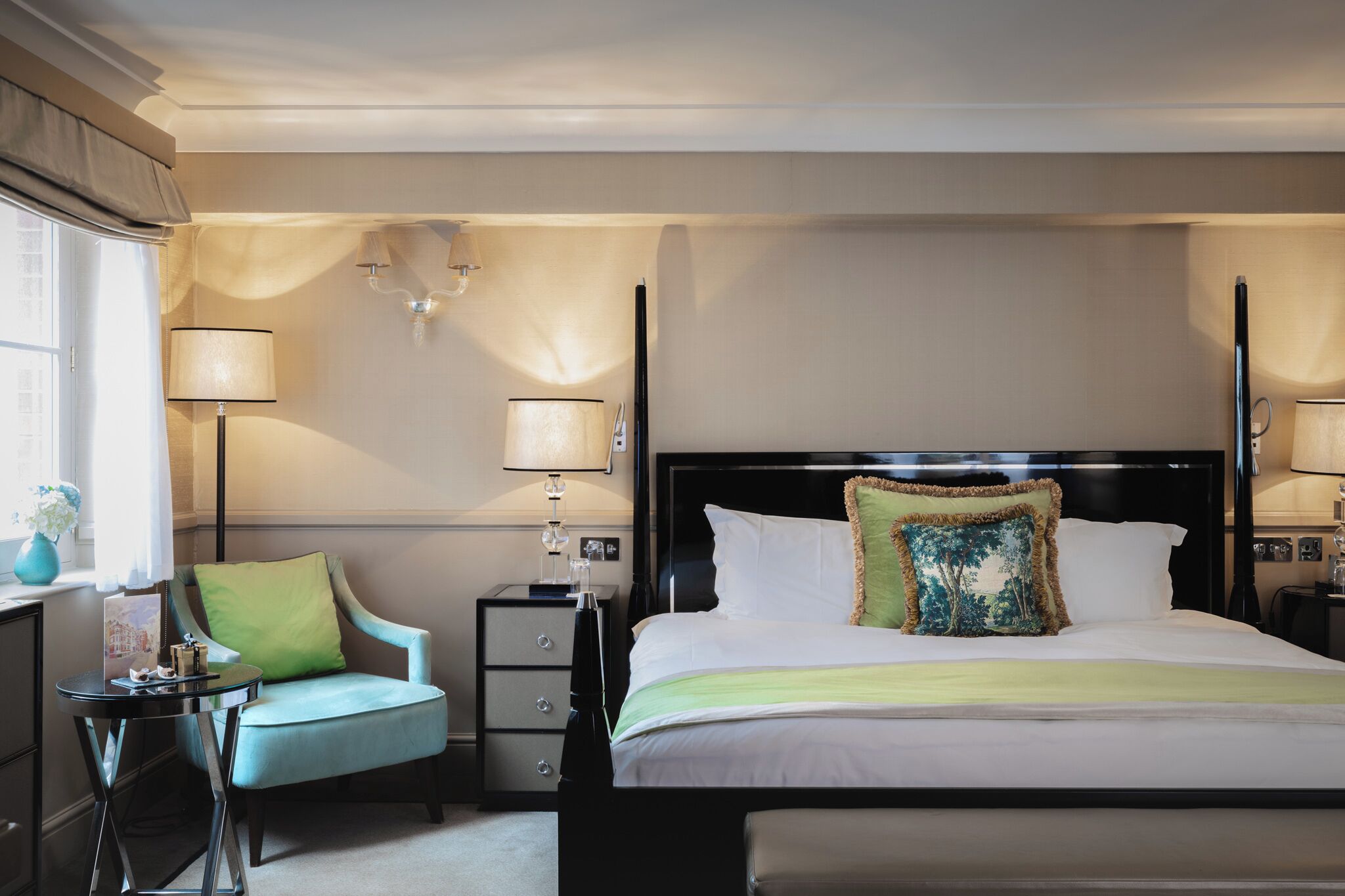 غرفة تنفيذية | ملاءات من القطن المصري وأغطية فراش متميزة وميني بار وخزنة داخل الغرفة