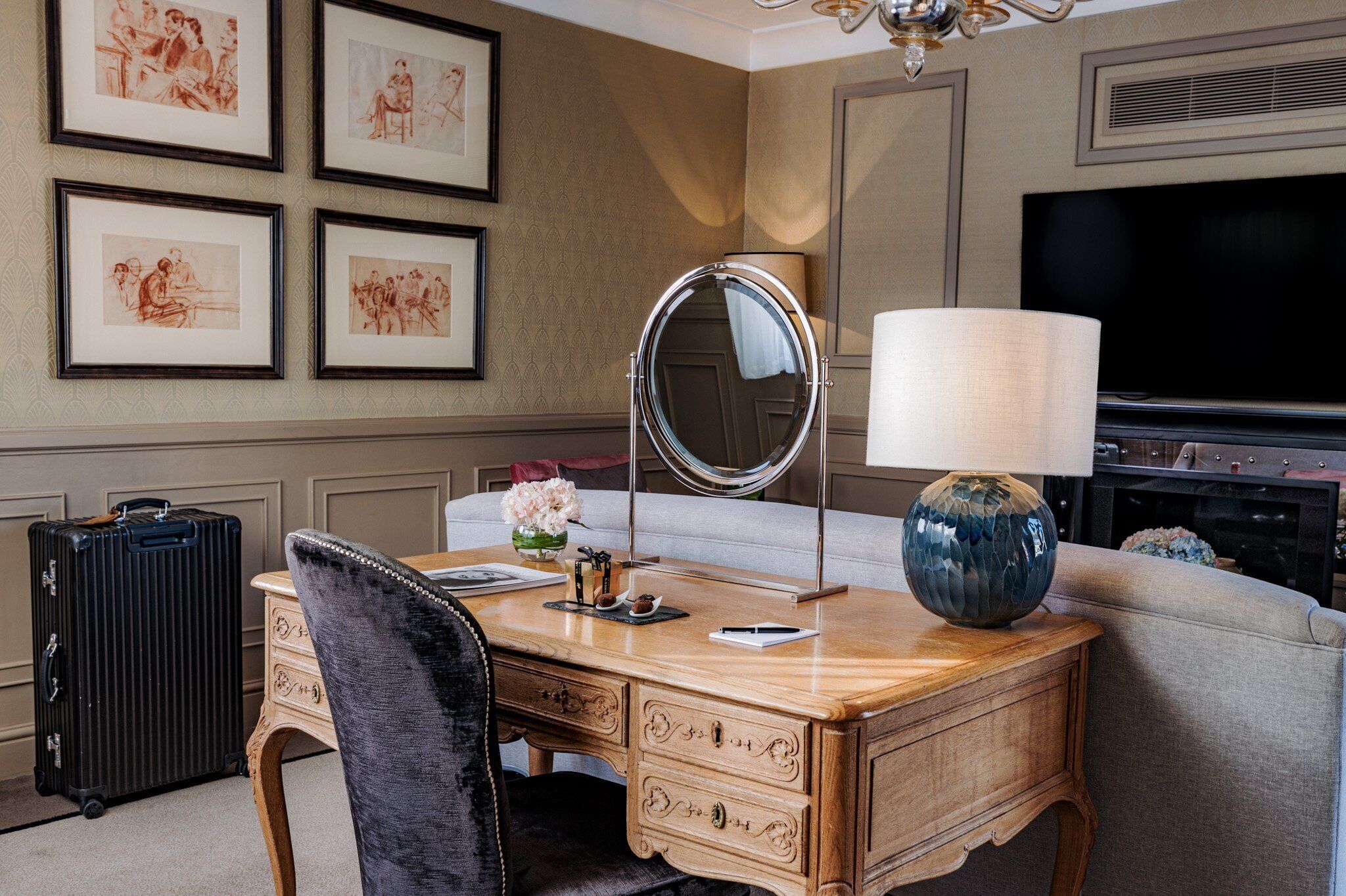 signature suite, 1 king bed, terrace | egyptian cotton sheets, premium bedding, minibar, in-room safe