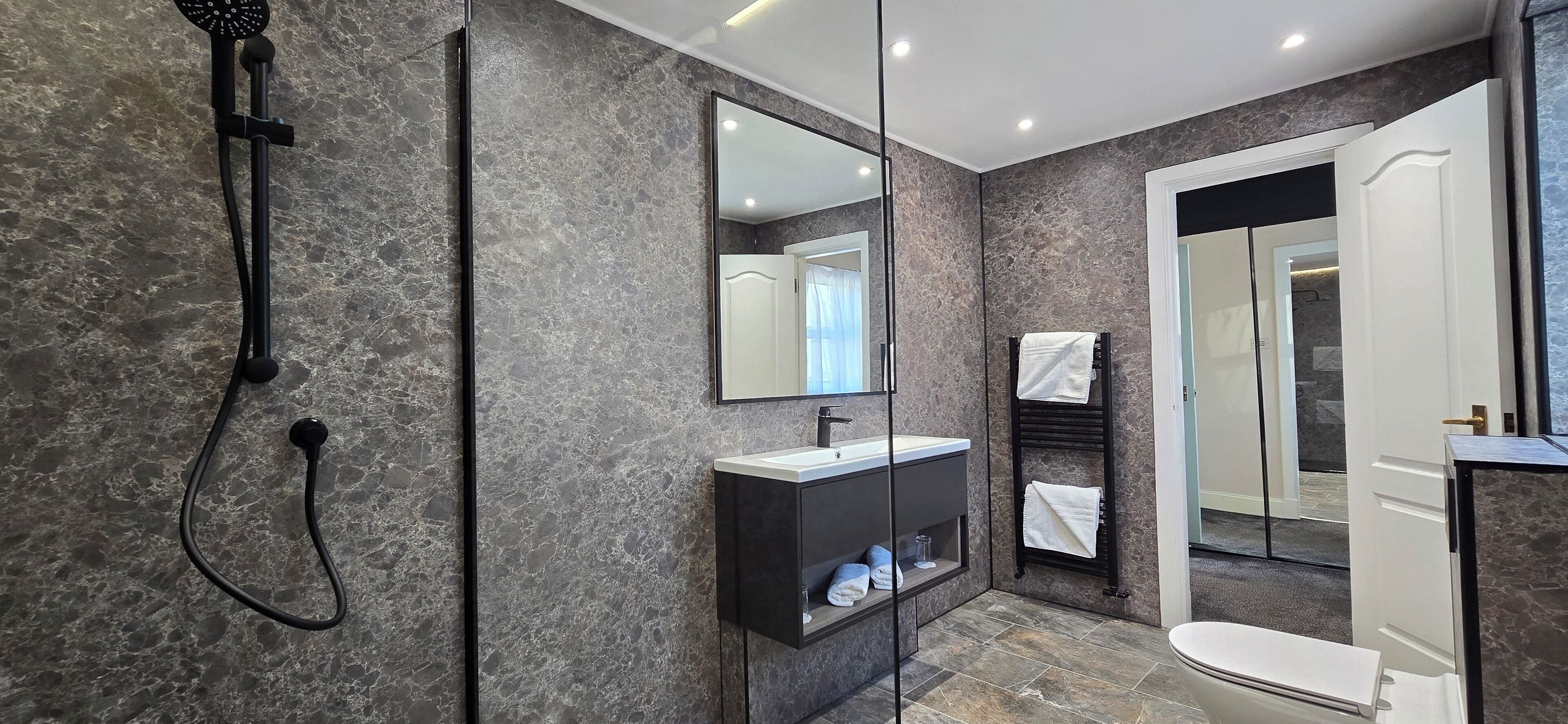 panoramic penthouse, sea view | bathroom | free toiletries, hair dryer, towels