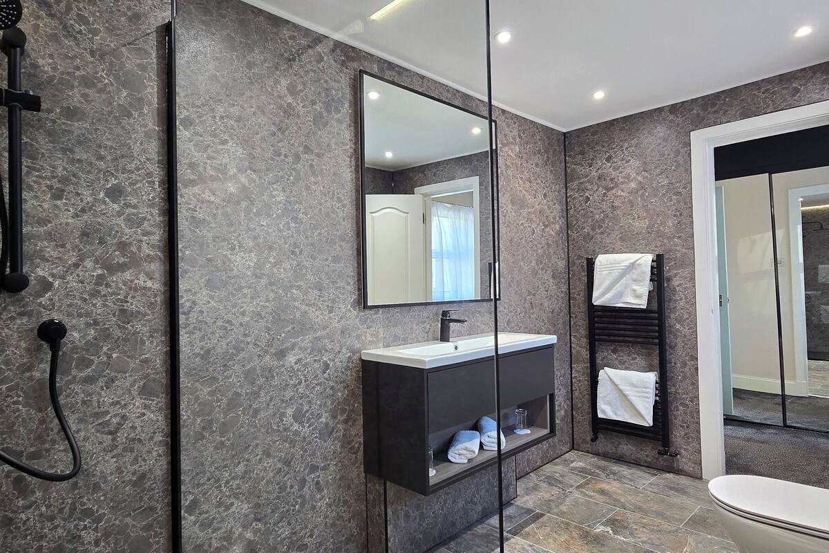 panoramic penthouse, sea view | bathroom | free toiletries, hair dryer, towels