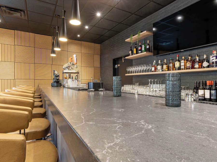 Frokost, lunsj og middag serveres, amerikanske retter