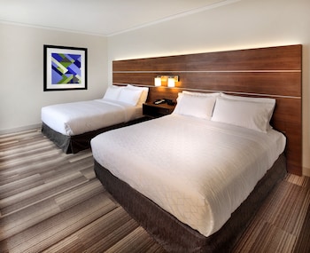 In-room safe, desk, blackout drapes, soundproofing at Holiday Inn Express and Suites Fishermans Wharf, an IHG Hotel