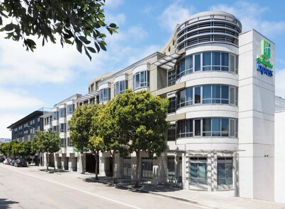 Holiday Inn Express and Suites Fisherman's Wharf by IHG