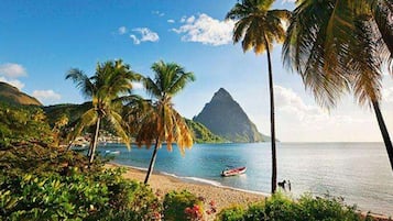 Superior Piton View | Pemandangan gunung