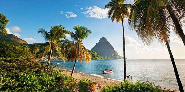 Superior Piton View  | Vista a la montaña