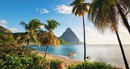 Hummingbird Beach Resort