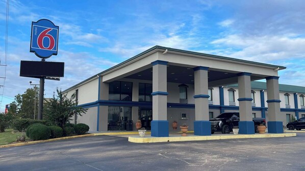 Exterior - Motel 6 Canton, MS (Canton)