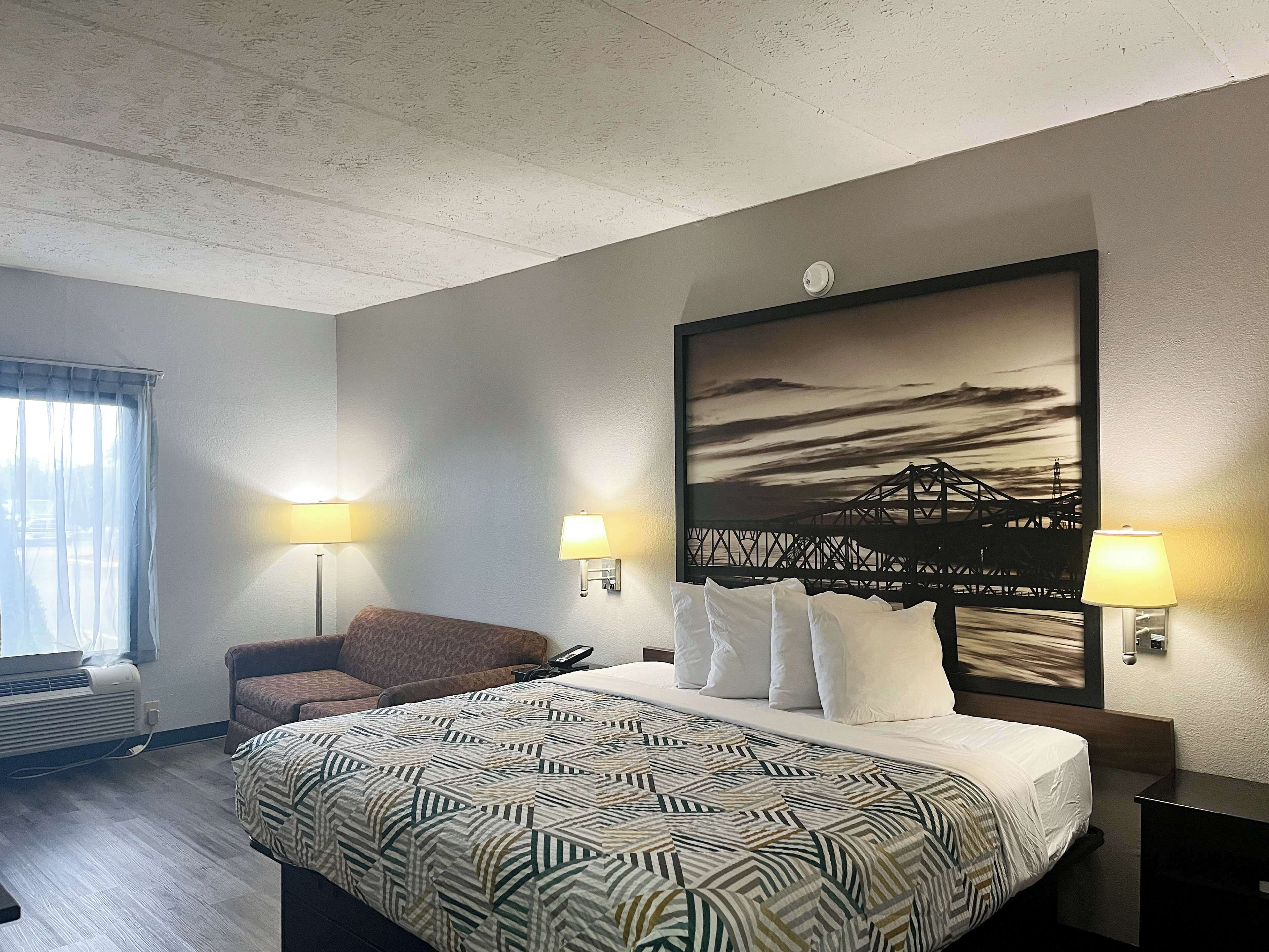 Skrivebord, strykejern/-brett, wi-fi (inkludert) og sengetøy