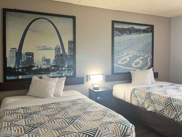 Bureau, fer et planche à repasser, Wi-Fi gratuit, draps fournis