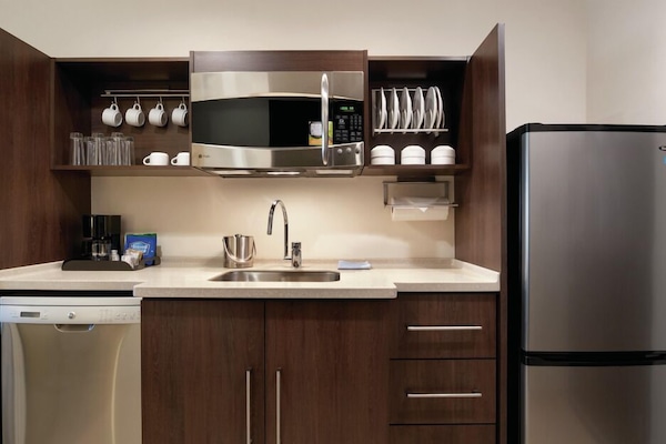 Fridge, microwave, dishwasher, coffee/tea maker