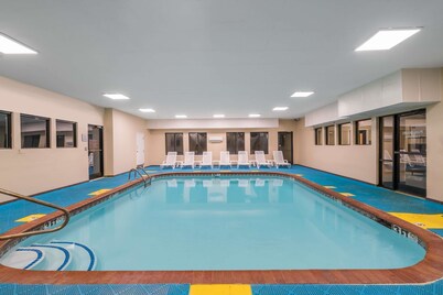 Comfort Suites