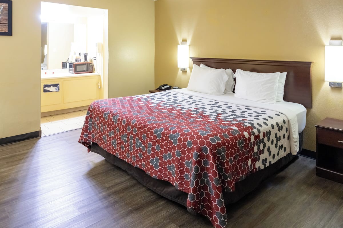 Room, 1 King Bed, Non Smoking