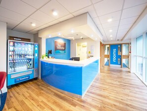 Lobby - Travelodge Reading M4 Eastbound (Reading)