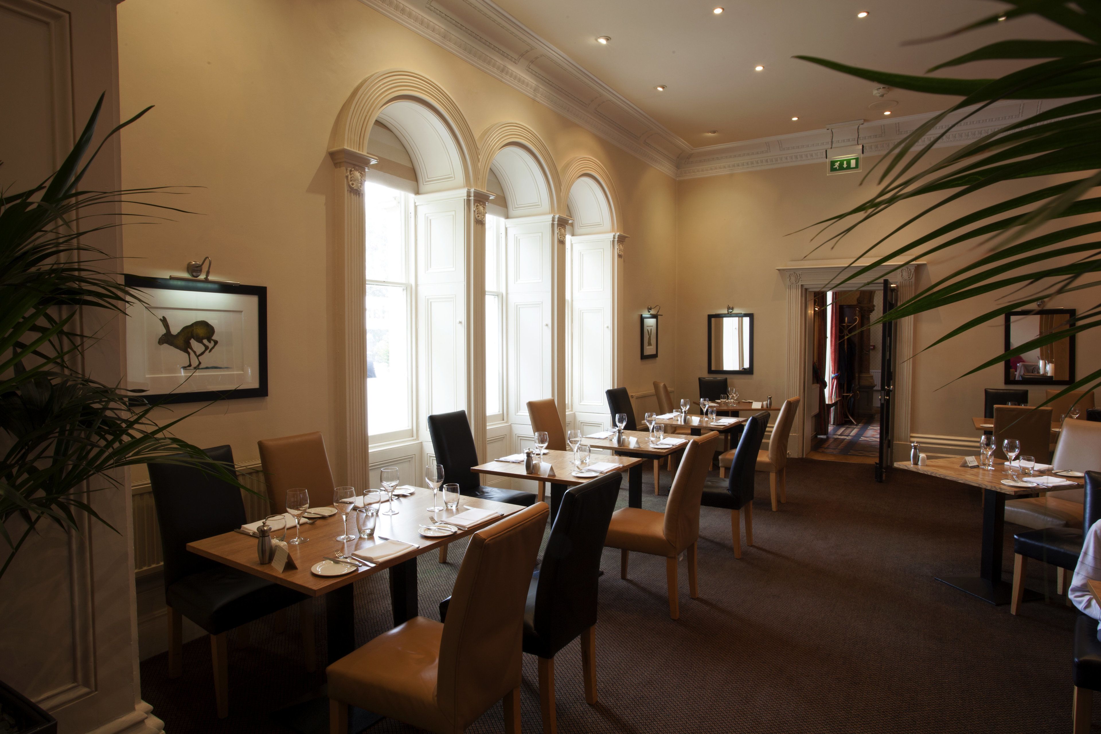 Breakfast, lunch, dinner served; international cuisine 