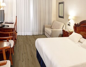 Standard Double Room | Minibar, in-room safe, desk, rollaway beds