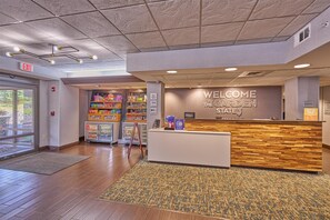 Reception - Hampton Inn Flemington (Flemington)