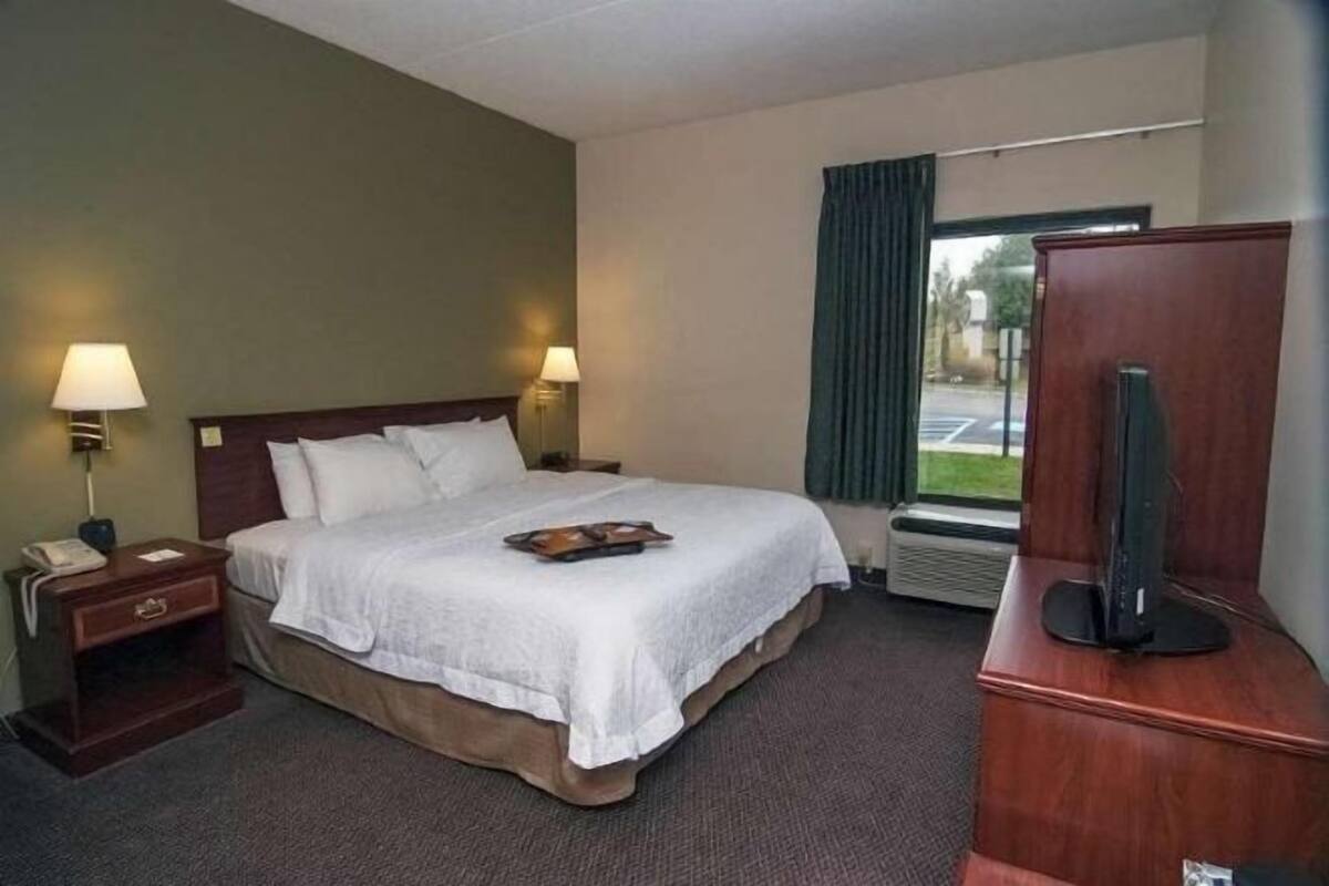 Iron/ironing board, free cots/infant beds, free WiFi, bed sheets