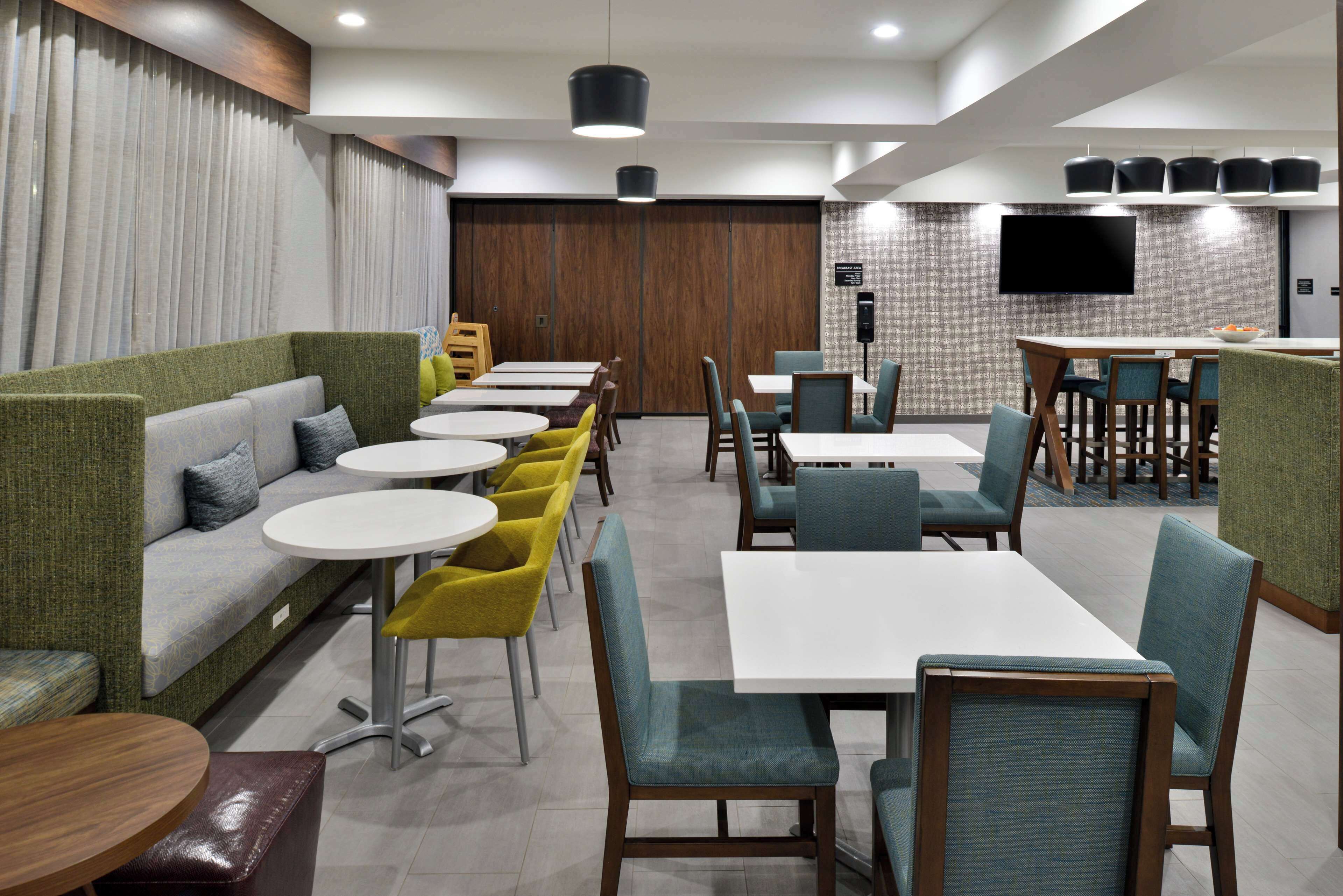 free daily on-the-go breakfast