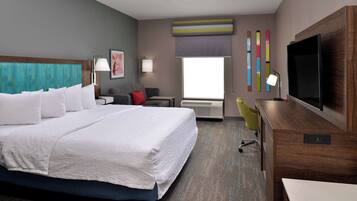 One king bed non smoking | Living area | 37-inch LCD TV with premium channels, TV, pay movies