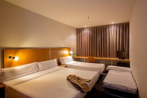 Minibar, bureau, chambres insonorisées, Wi-Fi gratuit
