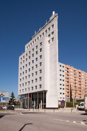 Porch - B&B Hotel Barcelona Mollet Porta de Gallecs (Mollet del Valles)