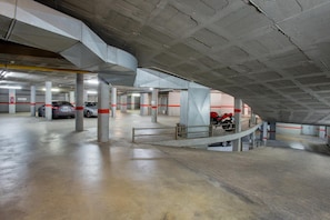 Estacionamiento (EUR 10 por noche)