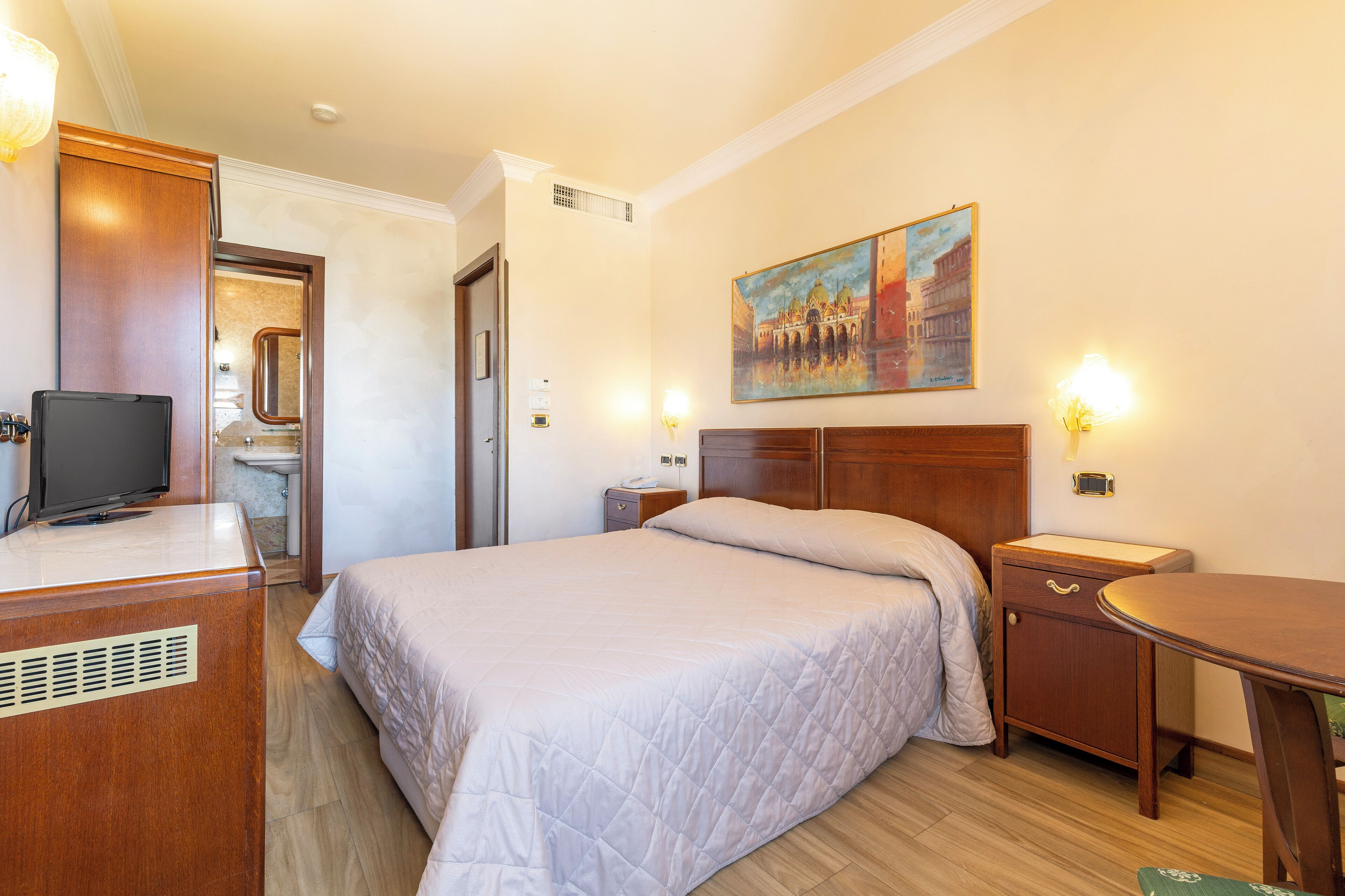Down duvets, minibar, in-room safe, desk